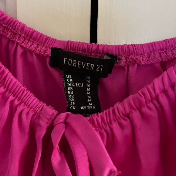 Forever 21 Crop Top Barbie Pink Peasant Style Size Medium - Picture 4 of 4